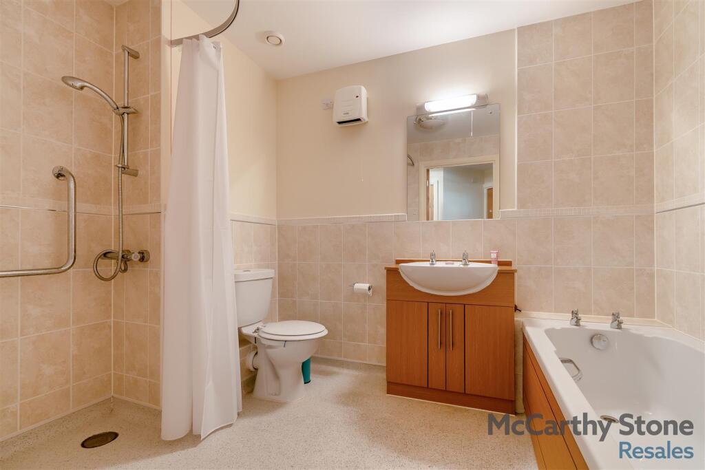 8640637-interior15.jpg