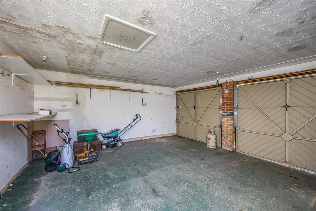 22 Wilby Lane, Copnor-Small-PorticoMarketing-SoldB