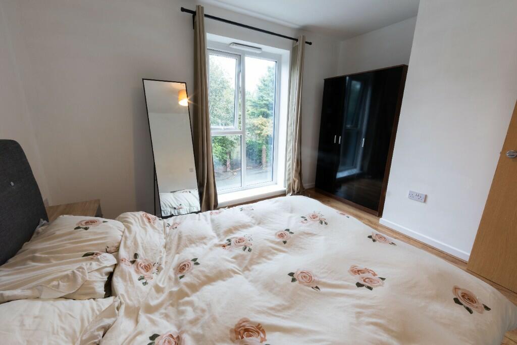 2nd Bedroom (b) 
