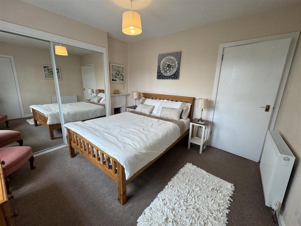 BEDROOM 1.JPG