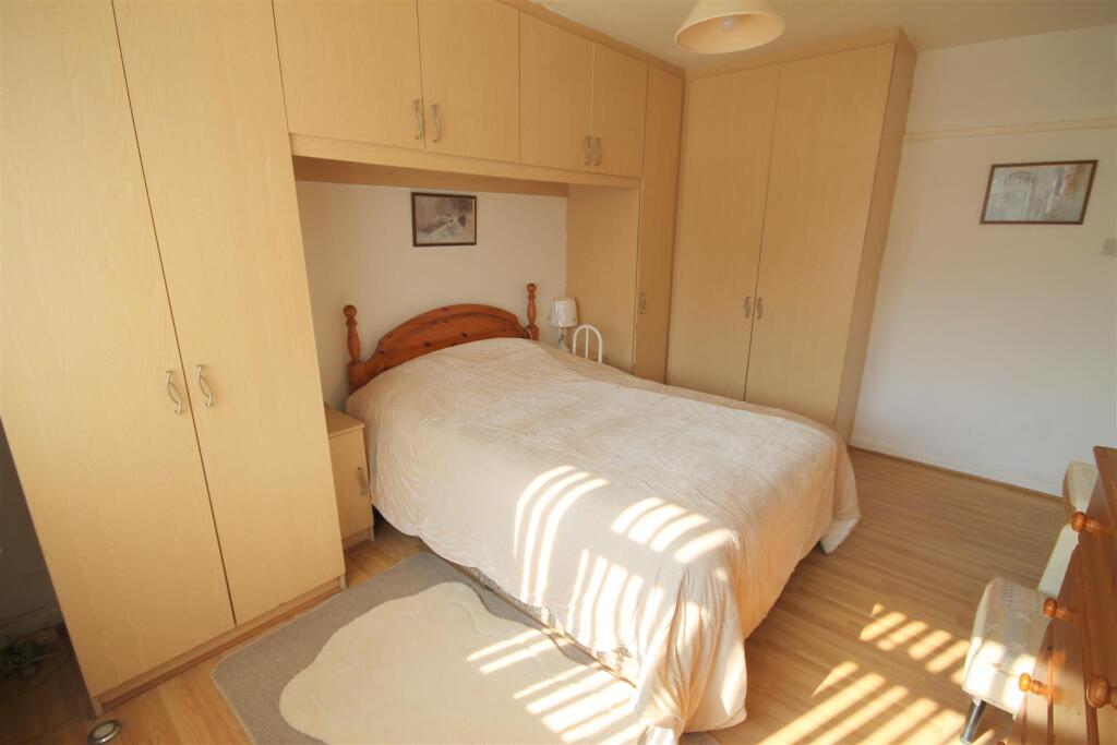 BH Bedroom bi.JPG