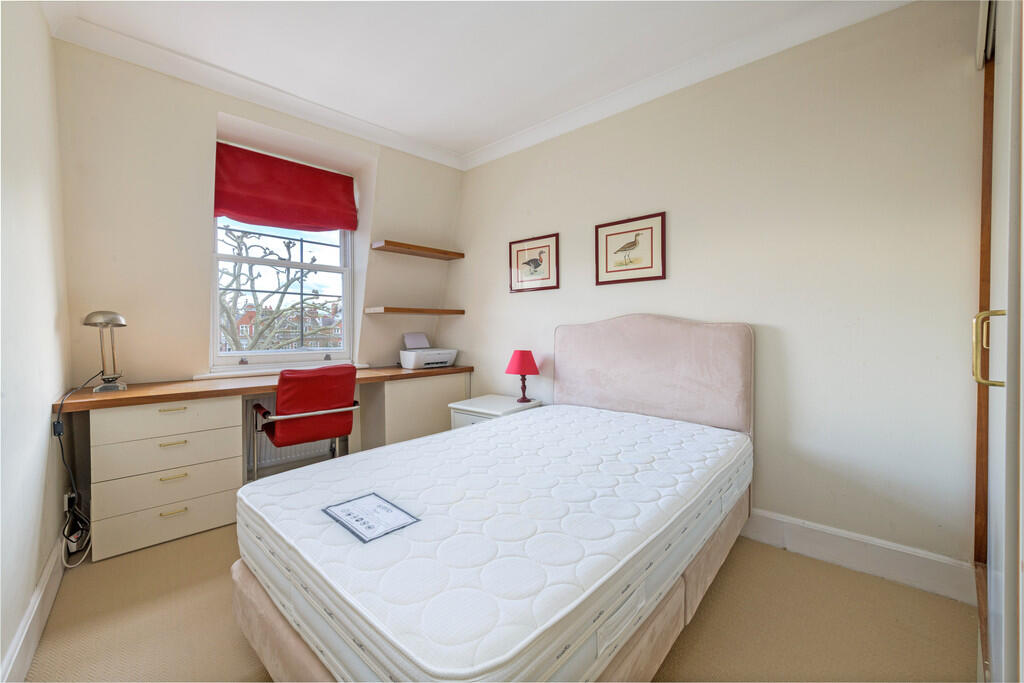 Tff 24 Lennox Gdn...