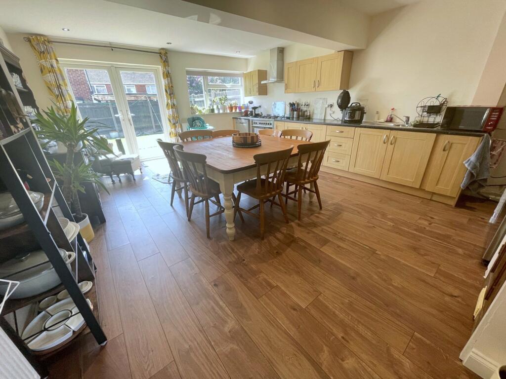 Kitchen/Dining Room