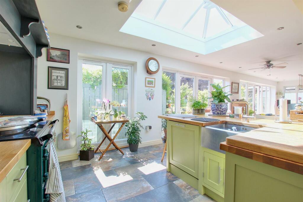 COMBINED DAY ROOM AND KITCHEN