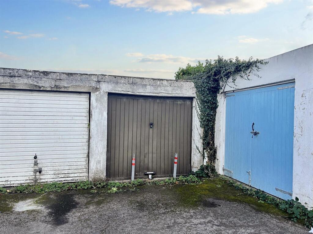 Garage.jpg