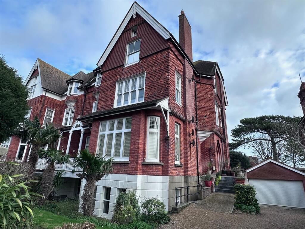 01323 438506