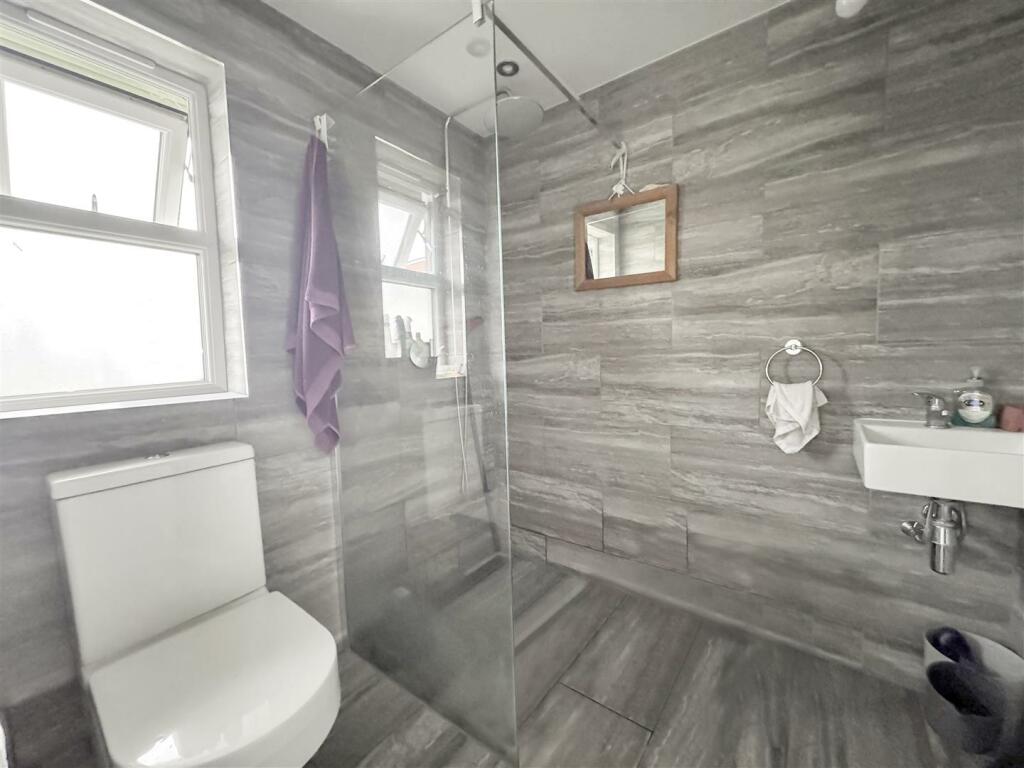 Annex Ensuite.jpeg