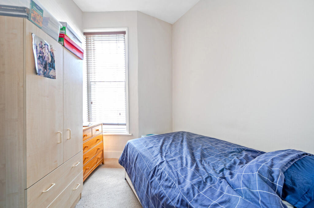 1310884-6-684a94c...