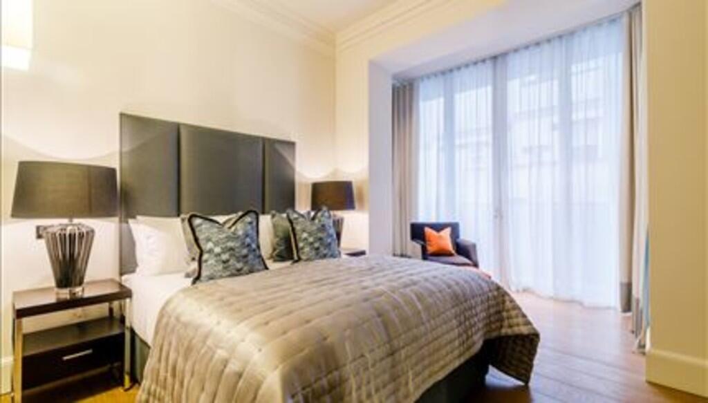 ss_p5633_63673057...