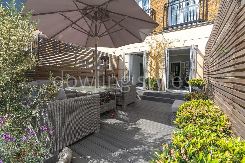Rear patio garden.
