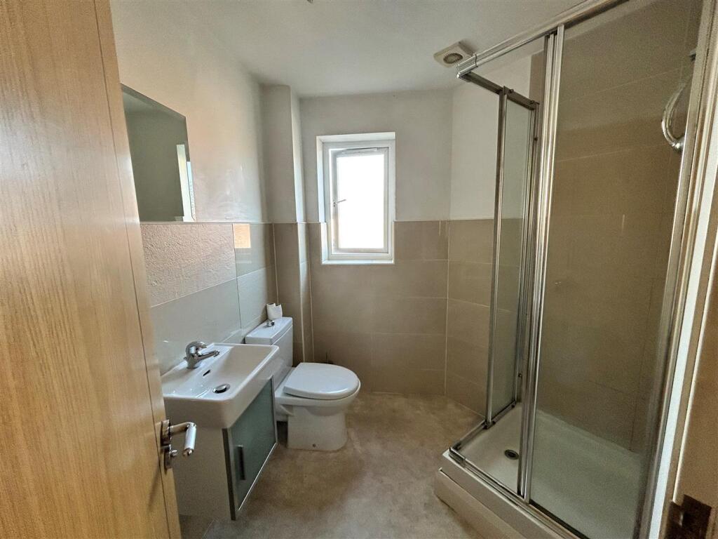 ensuite.jpg