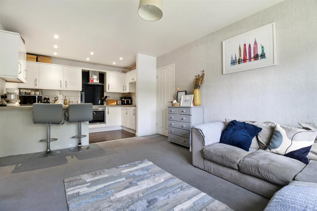 Woodsdale Court, 6_05.JPG