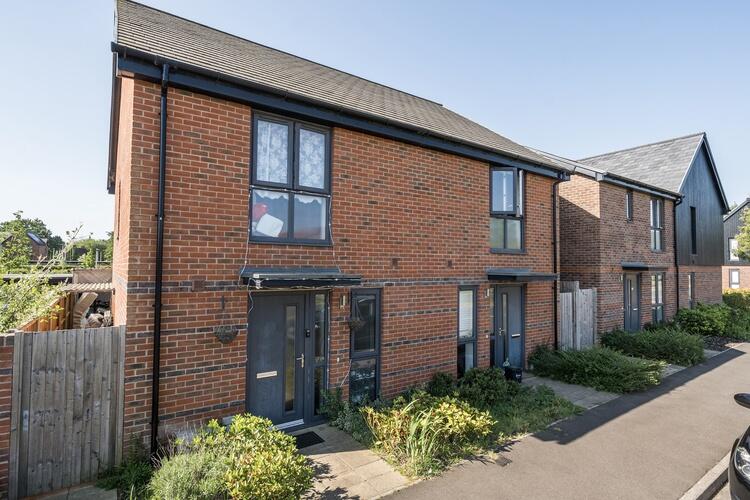 1293970 52 68248a456775c ARW