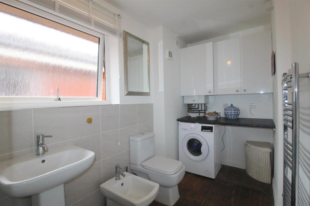 Shower Room / Utility