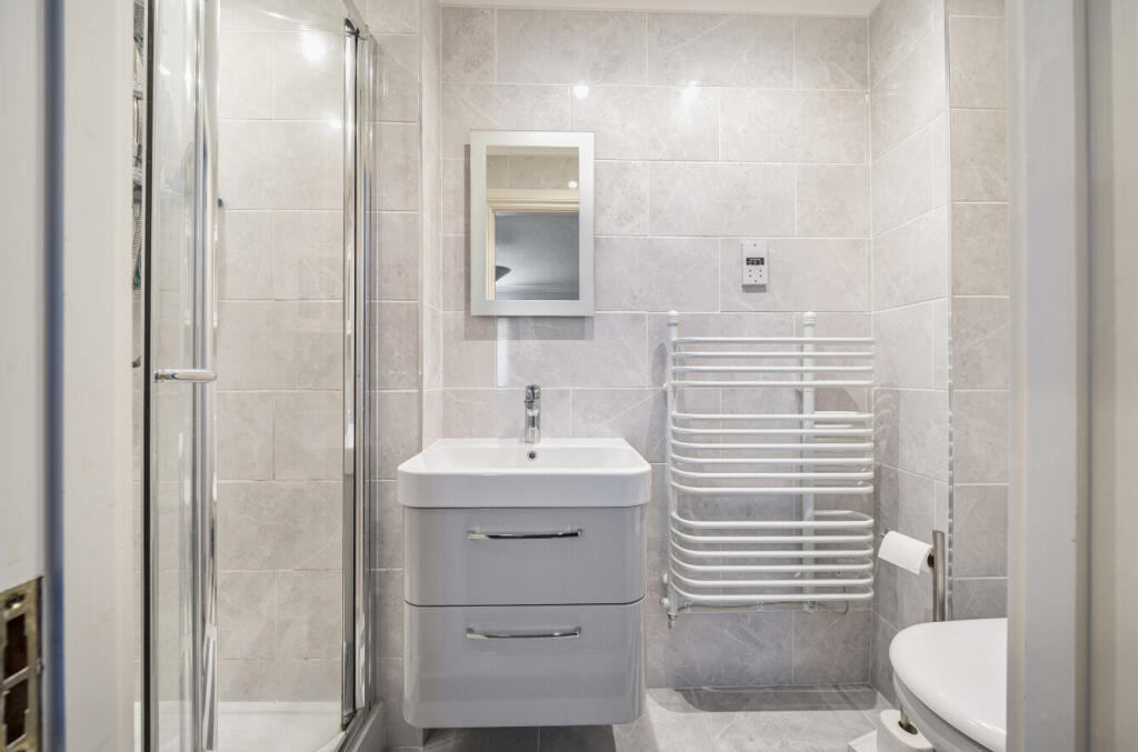 1346692-1-68b6c2d...