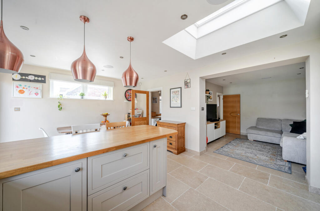 1328379-4-6899b4d...