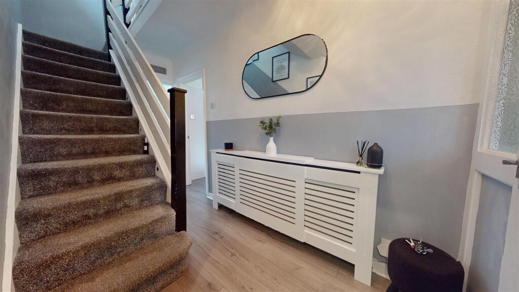 Carmelite Crescent Hallway