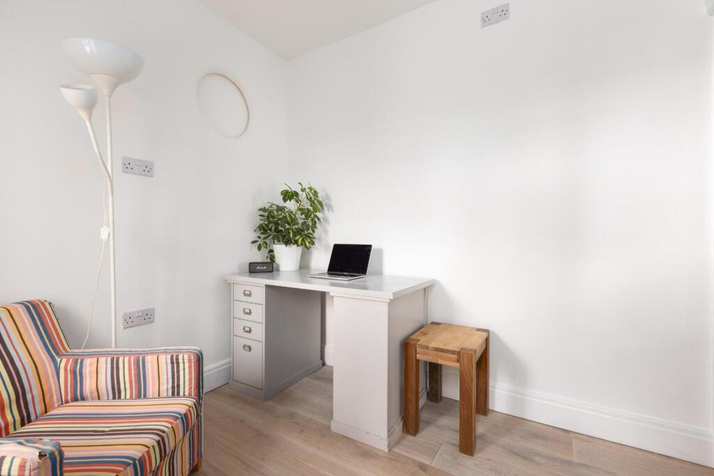 1 Sherbourne St, BS5-20.jpg