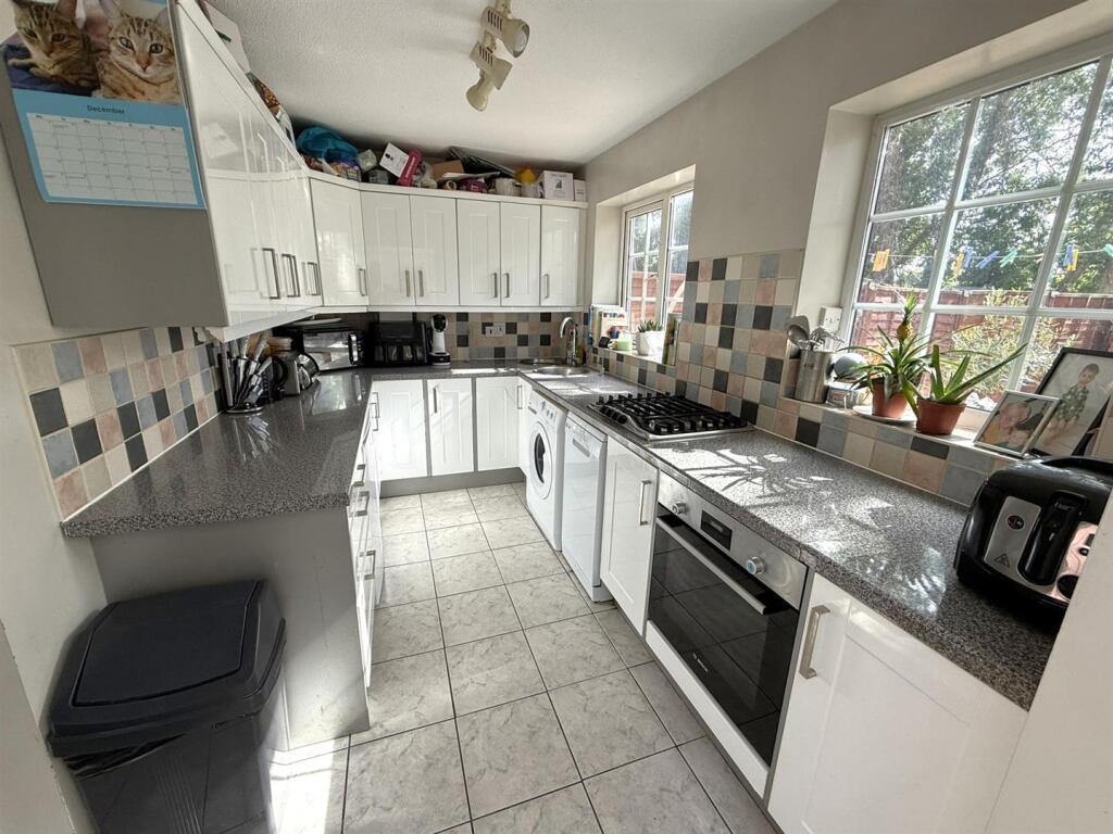 Modern Fitted Kitchen