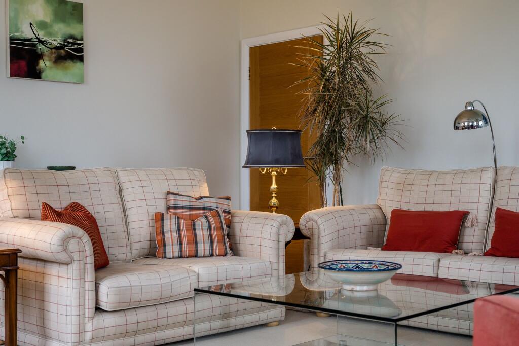 Lounge / Dining Room