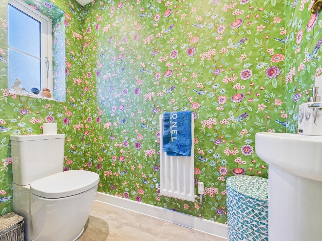 CAM01354G0-PR0458-STILL004