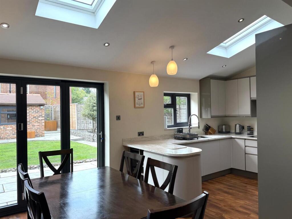 PHOTO-2025-08-21-20-23-41 (7).jpg