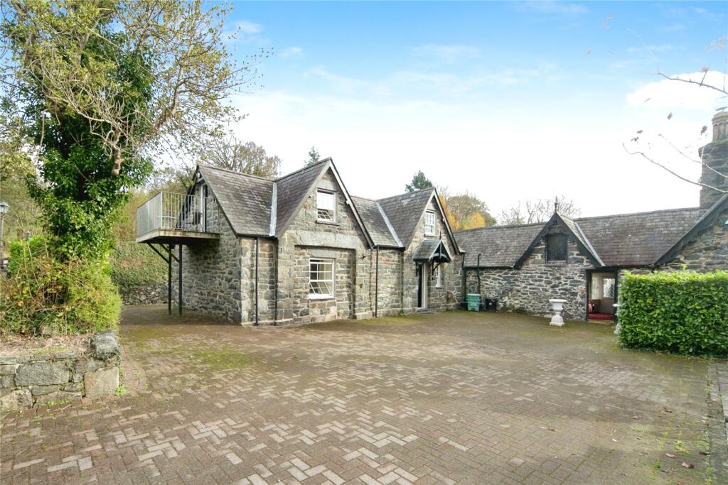 Fron Ganol &amp; Coach H