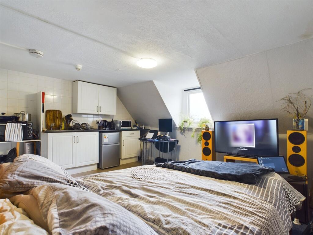 Studio Room