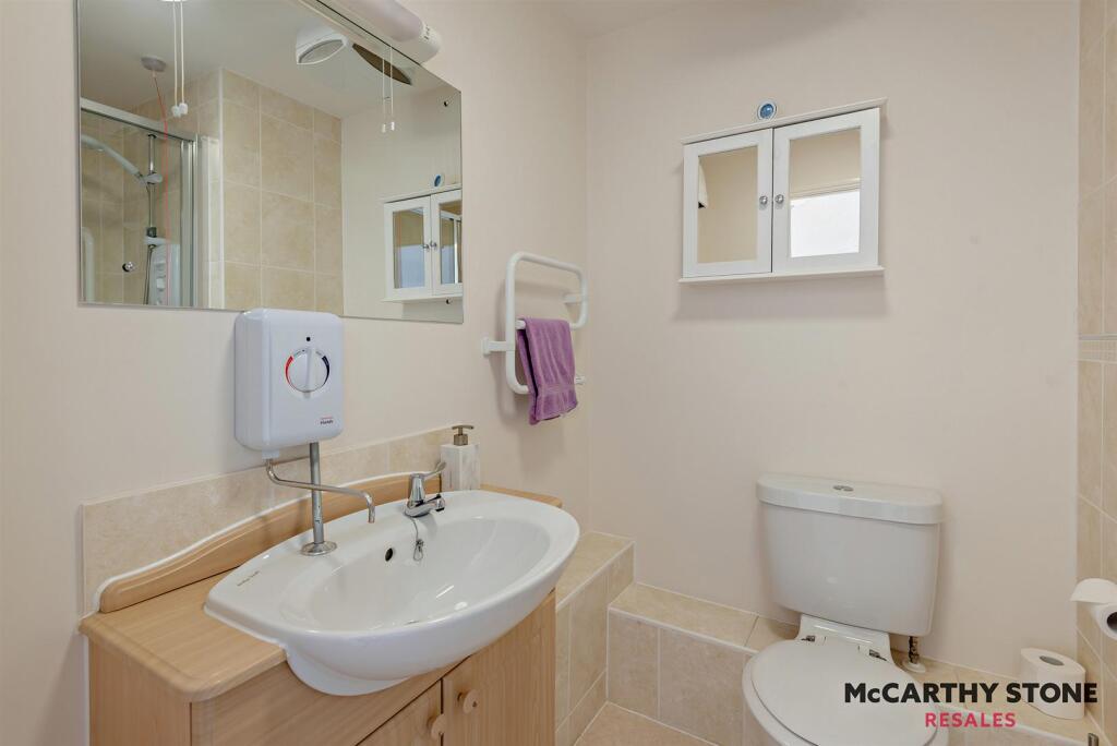 Guest Suite Ensuite