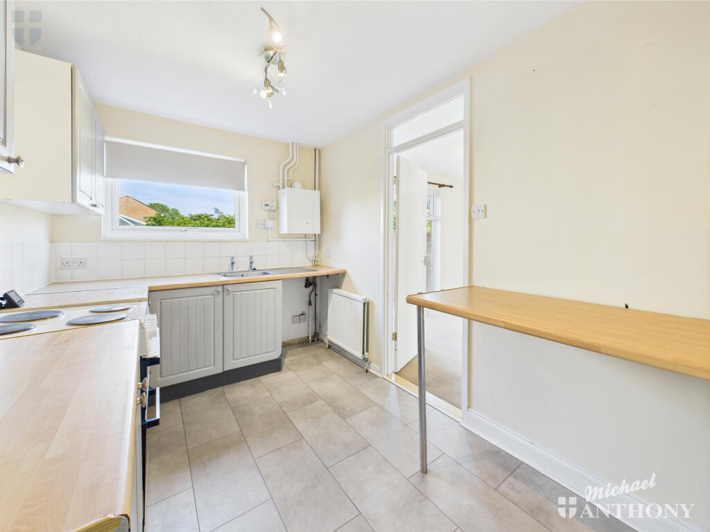 CAM03852G0-PR0282-STILL006