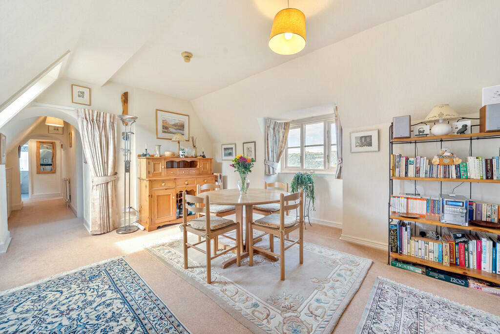 Living / Dining R...