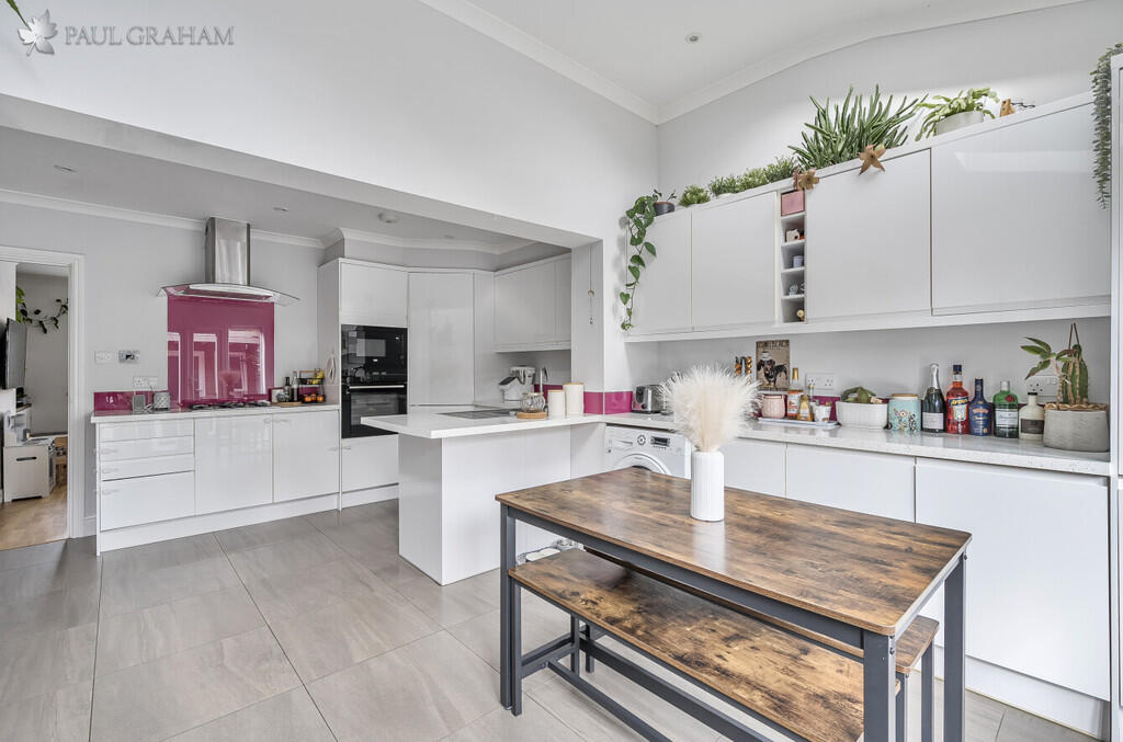 83d29d90-e7a3-405...