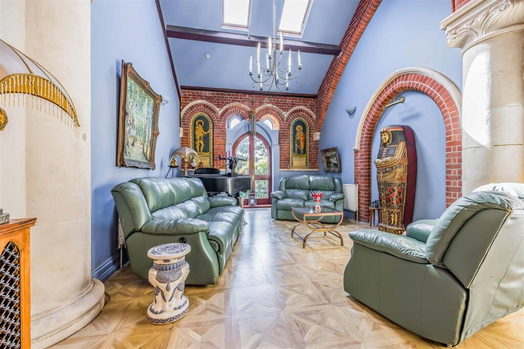 9 Grand Division Row, Henderson Road, Southsea-Sma