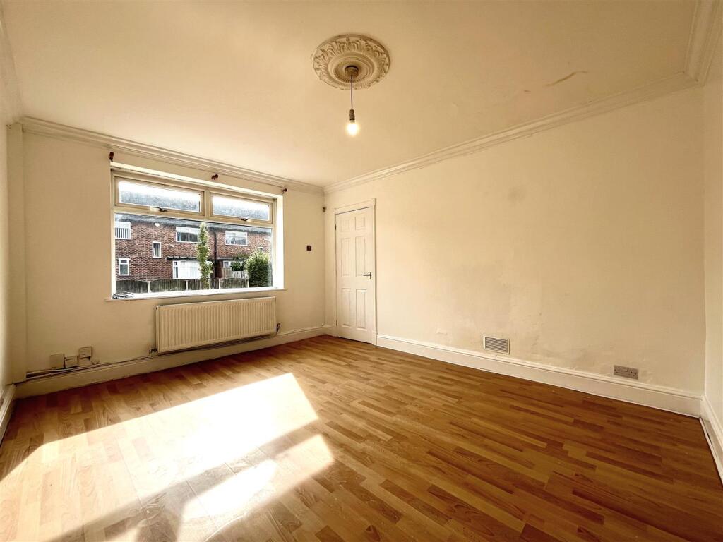 Living Room Aspect 3