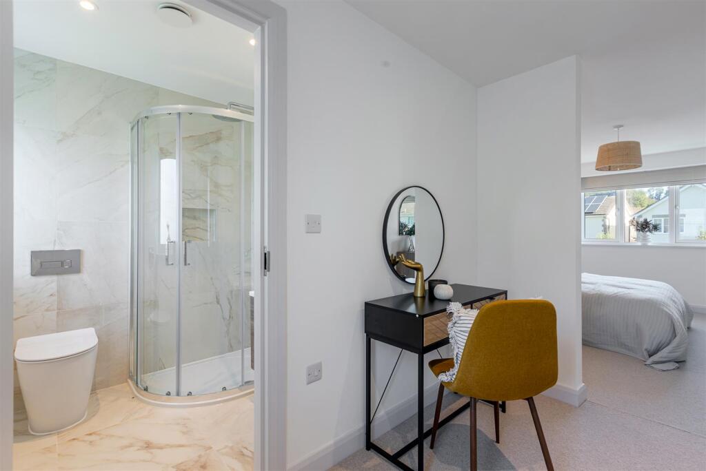 A40 - Ipplepen, New Homes at Rosemoor - 250922.jpg
