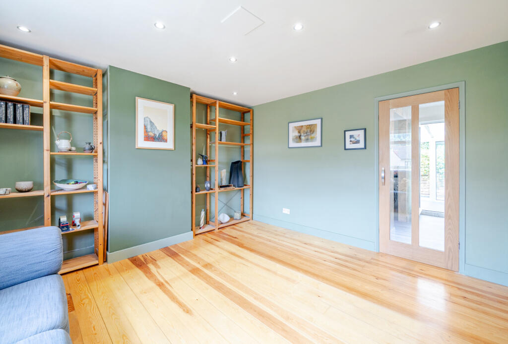 1299337-8-685962c...