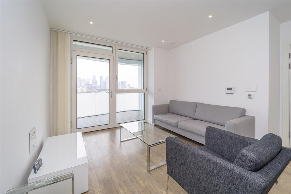 Living area   .jpg