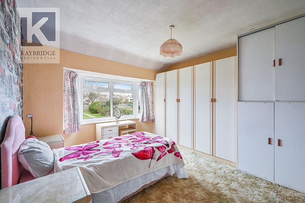 Walsingham Gardens, Epsom - KT19 0LX