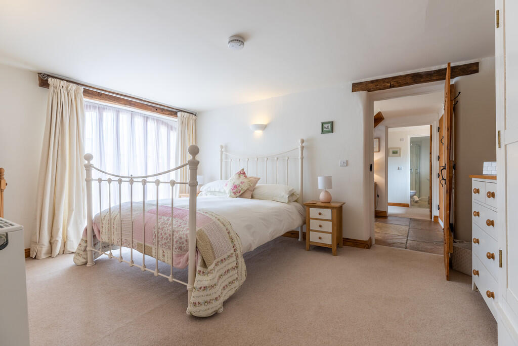 Byre Cottage Bedr...