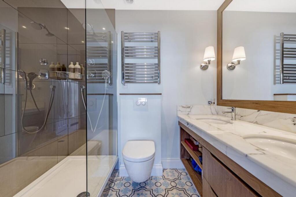 Cornwall Gardens, SW7