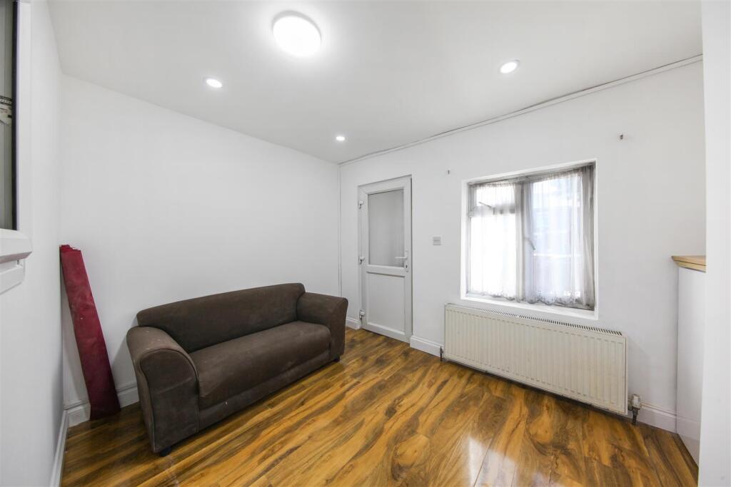 867 Harrow Road - 9BpOdlfZJ4I17Y2IpYFO.jpg