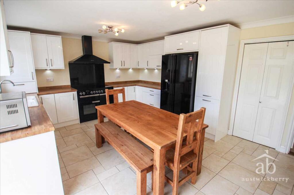 Kitchen diner