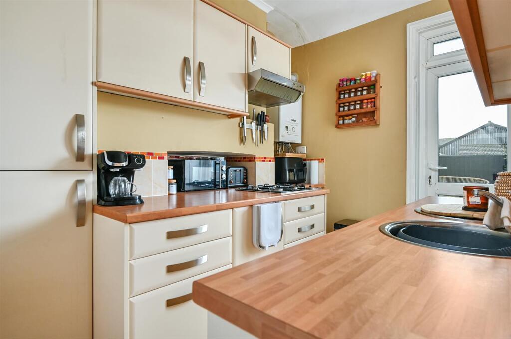 74 WINDSOR ROAD - TN393PE (5).jpg