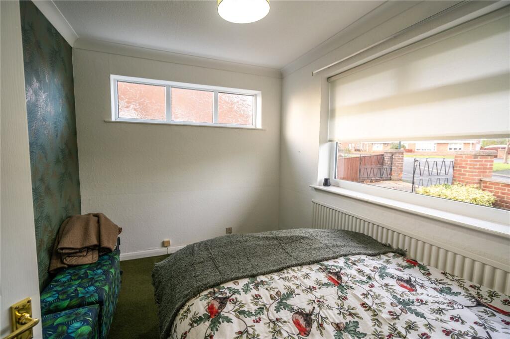 Bedroom 2 (2)