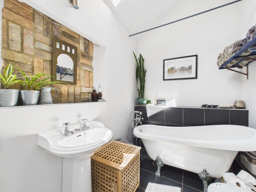 Bathroom- Mark Stephens EweMove Newmarket and Soha