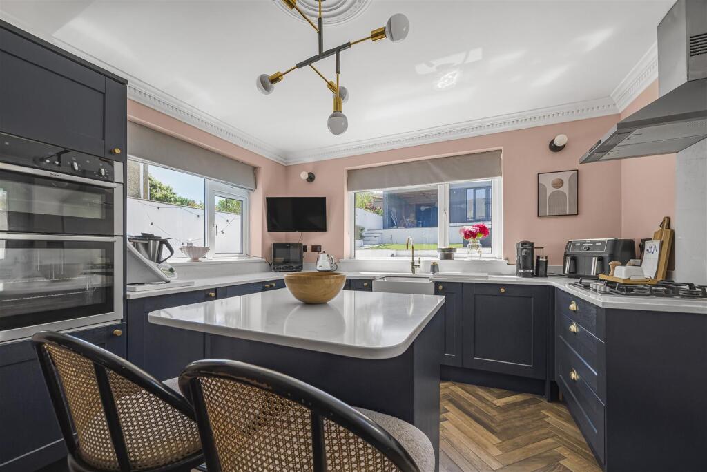 Kitchen/Breakfast Room