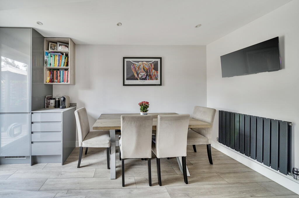 1305130-17-685144...