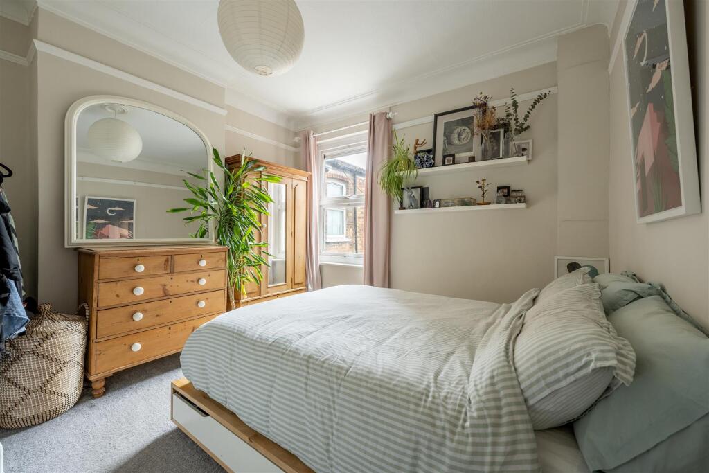 Colchester Road, E10