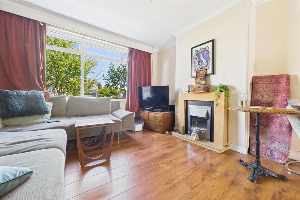 44 Hillcrest Road, Nailsea, North Somerset BS48 2J