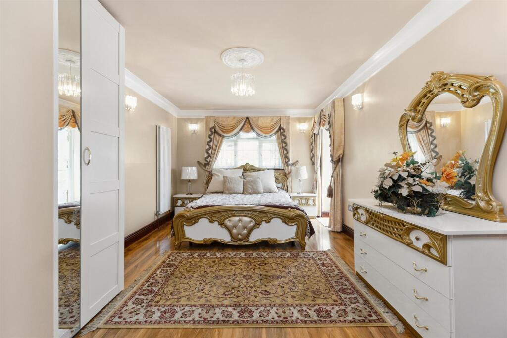 0306202516_SBSM _34 Bellfield Avenue _HA3 6SX_012.